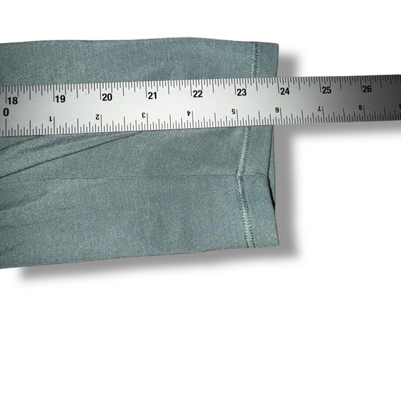 ATHLETA Essential V-Neck Long-Sleeve Top - Minimalistic Grey 1X - Picture 13 of 14